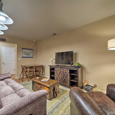 Convenient Apt With Fire Pit About Half-Mi To Lake! 格罗夫兰 外观 照片