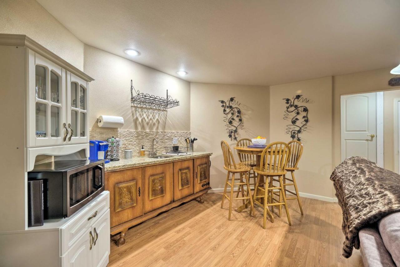Convenient Apt With Fire Pit About Half-Mi To Lake! 格罗夫兰 外观 照片