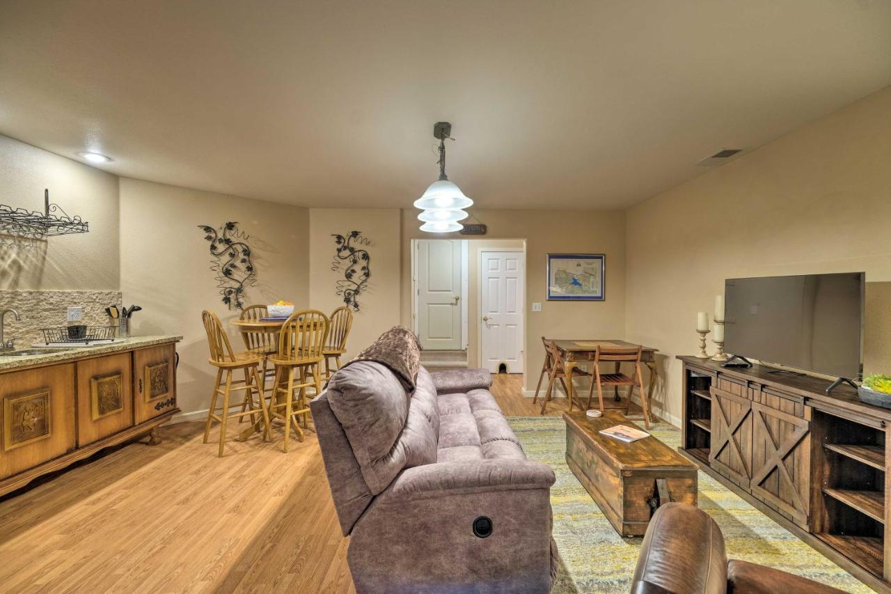 Convenient Apt With Fire Pit About Half-Mi To Lake! 格罗夫兰 外观 照片